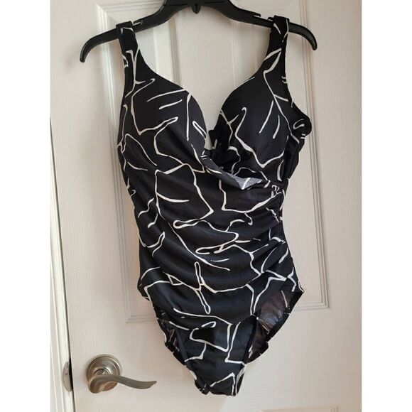 Miraclesuit One-Piece Swimsuit 14 - Picture 3 of 10